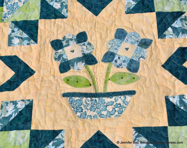 Bali Posies Center Block